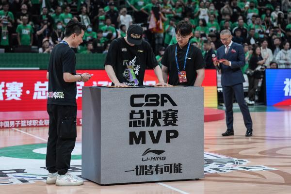 2023CBA总决赛FMVP赵纪伟