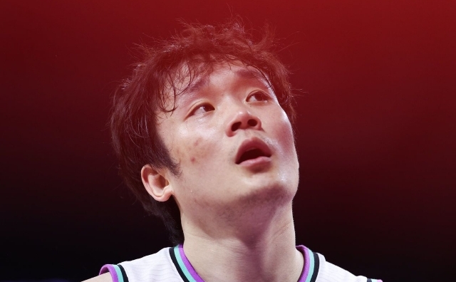 丁彦雨航是因为什么伤病缺席了三年？